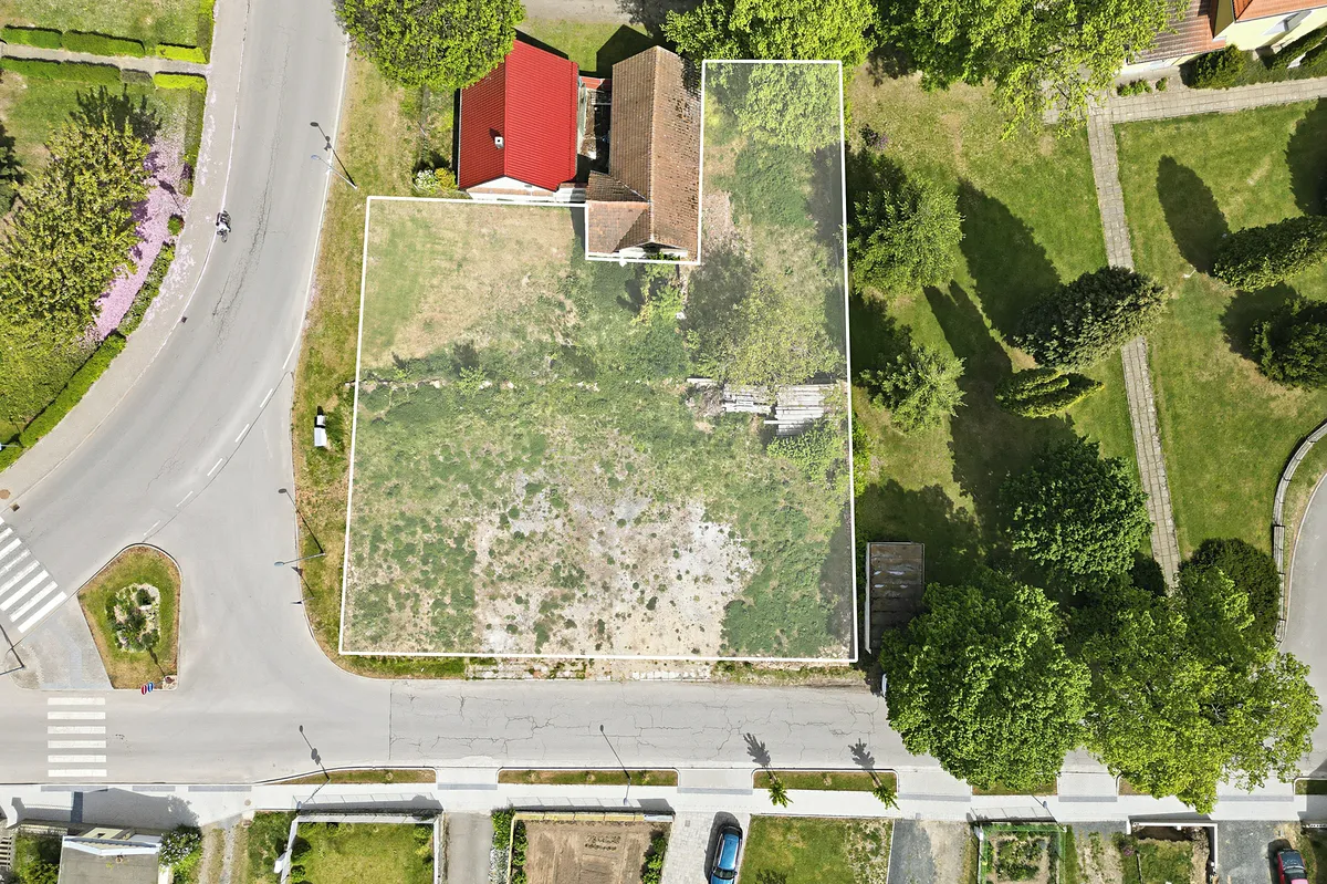 Prodej stavebního pozemku 1295 m²
